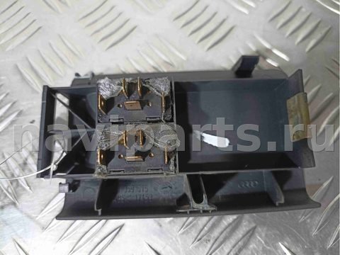 Блок управления стеклоподъёмниками Audi A4, 1998 г., OEM 4d0959855, арт. 013101, фото 3