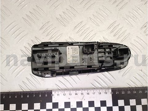 Новое Opel Crossland X, 2019 г., OEM 1002555205, арт. A28974_2, фото 3