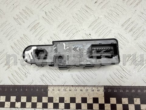 Новое Peugeot 3008, 2015 г., OEM 30170358, арт. A42601_1, фото 6