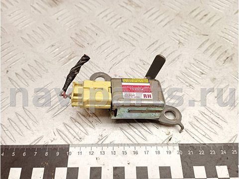 Новое Toyota RAV4, 2002 г., OEM 1879001131, арт. A27898_1
