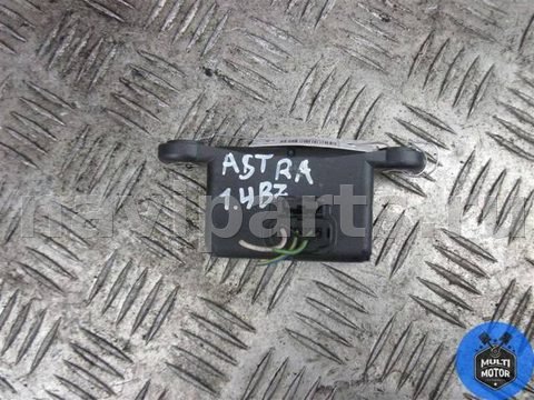 Новое Opel Astra, 2011 г., OEM 13505725, арт. 00054409
