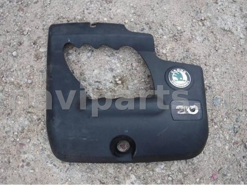Декоративная крышка двигателя Skoda Octavia, 2001 г., OEM 06a103925aj, арт. 0026871
