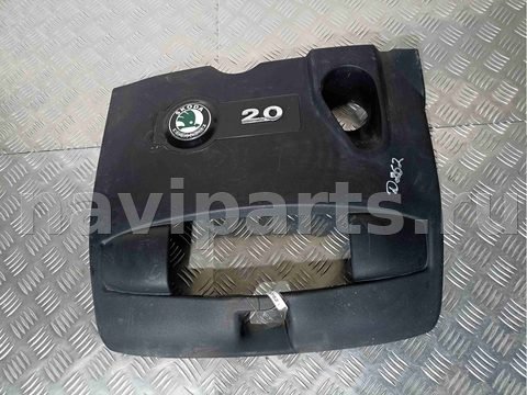 Декоративная крышка двигателя Skoda Octavia, 2004 г., OEM 06a103925dk, арт. 003762