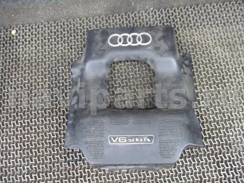 Декоративная крышка двигателя Audi A4, 2001 г., OEM 078103927, арт. 0131588