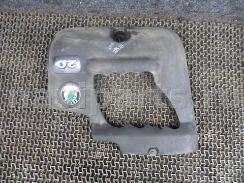 Декоративная крышка двигателя Skoda Octavia, 2000 г., OEM 06a103925as, арт. 0137794
