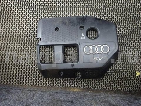 Декоративная крышка двигателя Audi A3, 1999 г., OEM 06a103925j, арт. 0181415