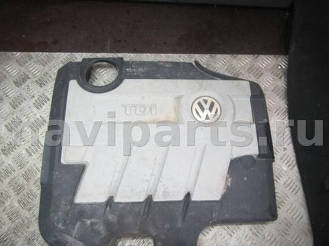 Декоративная крышка двигателя Volkswagen Golf, 2012 г., арт. 0192990