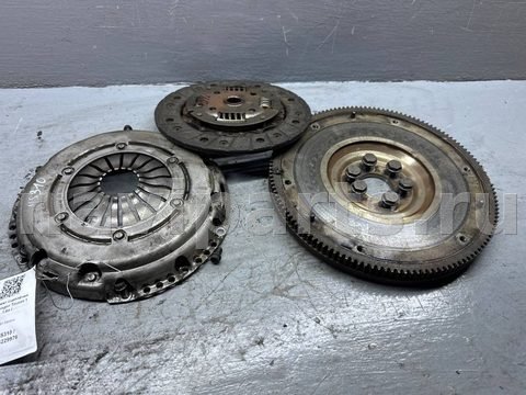 Диск сцепления Volkswagen Passat B6, 2005 г., OEM 03F141025, арт. B113229976_7