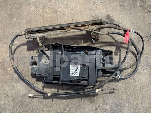 Новое Renault Scenic, 2005 г., OEM 8200450860A, арт. 42393239