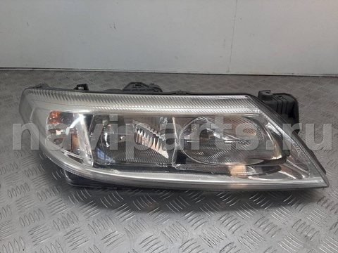 Фара правая Renault Laguna, 2002 г., OEM 8200002847, арт. 1096681