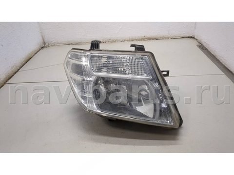 Фара правая Nissan Navara, 2011 г., арт. 21398102