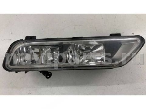Фара противотуманная правая Volkswagen Passat B7, 2010 г., OEM 176623, арт. B2752