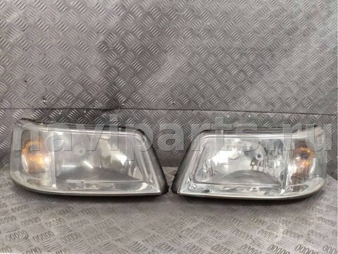 Фары передние (комплект) Volkswagen Transporter T5, 2007 г., арт. _82152538