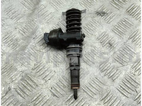 Новое Volkswagen Golf, 2004 г., OEM 038130073AG, арт. 55382831, фото 2
