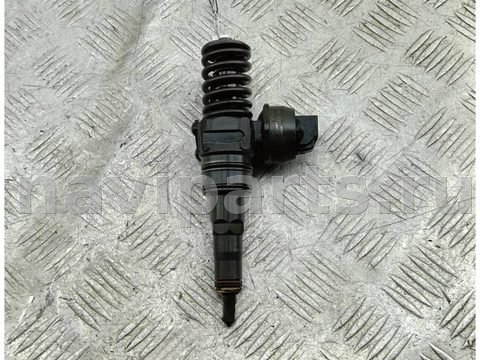 Новое Volkswagen Golf, 2004 г., OEM 038130073AG, арт. 55382835