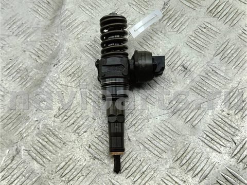 Новое Volkswagen Golf, 2004 г., OEM 038130073AG, арт. 55382839
