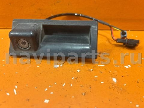 Камера заднего вида Volkswagen Touran, 2013 г., OEM 3C9827566A, арт. 01022051v5