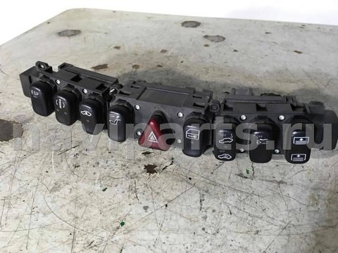 Кнопка аварийной сигнализации Mercedes CL W215, 2001 г., OEM 2208214358, арт. 00007634V1