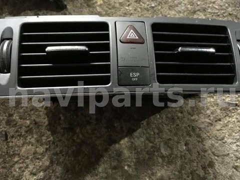 Кнопка аварийной сигнализации Mercedes C W204, 2009 г., OEM A2048305854, арт. 21159658, фото 2