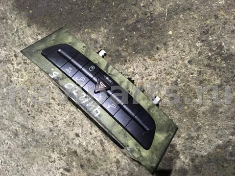 Кнопка аварийной сигнализации Mercedes E W211, 2007 г., арт. 22084010