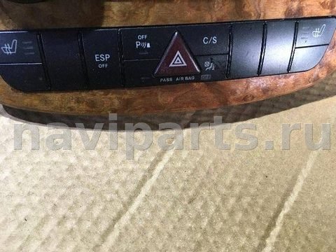 Кнопка аварийной сигнализации Mercedes GL X164, 2008 г., арт. 30833490, фото 3