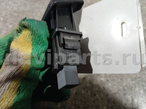 Кнопка аварийной сигнализации Toyota Yaris, 2007 г., OEM 843320D020, арт. 46023052233, фото 3