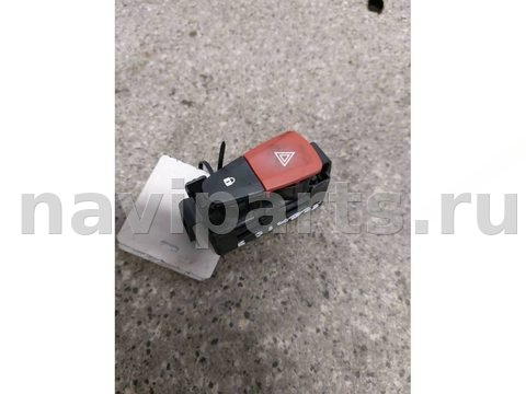 Кнопка аварийной сигнализации Renault Scenic, 2011 г., OEM 8200483813, арт. 46023054557