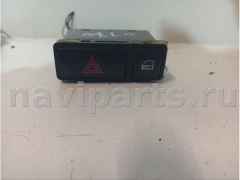 Кнопка аварийной сигнализации BMW 3 E46, 2000 г., арт. 92471394