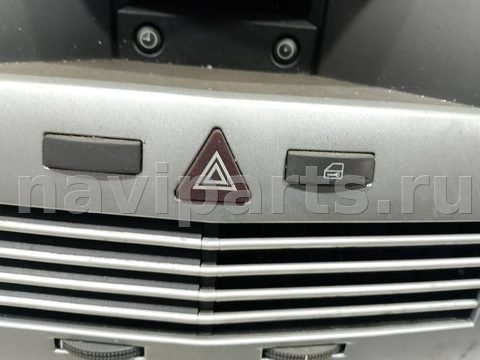 Кнопка аварийной сигнализации Opel Astra, 2009 г., арт. 92990932