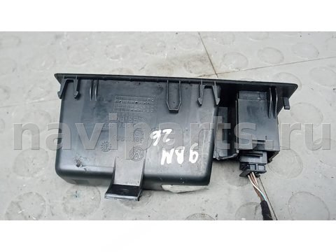 Кнопка аварийной сигнализации Volkswagen Transporter T5, 2006 г., арт. 9BM26I501, фото 2