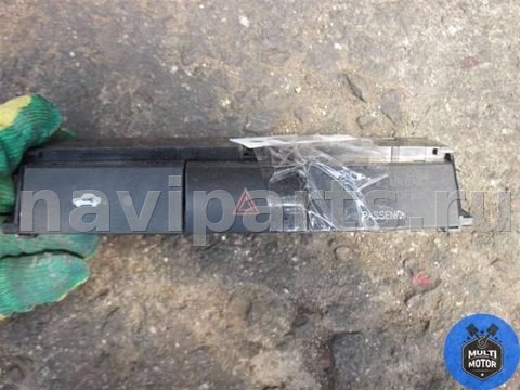 Кнопка аварийной сигнализации Toyota Corolla Verso, 2002 г., арт. B00023294, фото 3