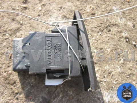 Кнопка аварийной сигнализации Toyota Prius, 2016 г., арт. B00026567, фото 2