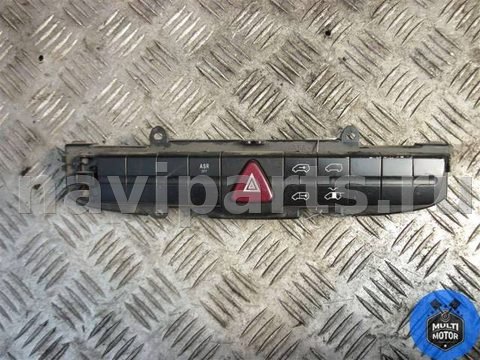 Кнопка аварийной сигнализации Mercedes Vito W639, 2005 г., OEM 6395454407, арт. B00049194