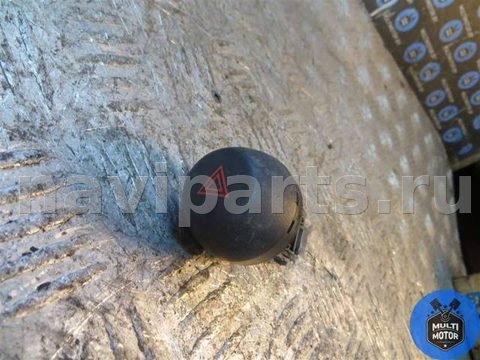 Кнопка аварийной сигнализации Toyota RAV4, 1998 г., арт. B00063995, фото 2
