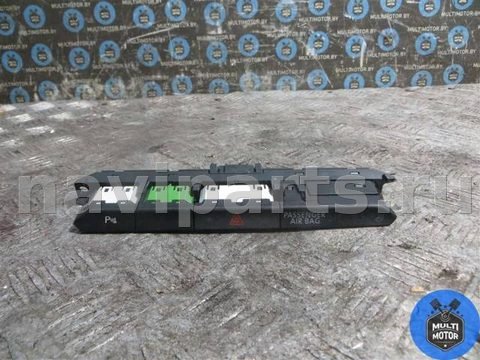 Кнопка аварийной сигнализации Volkswagen Passat, 2016 г., арт. B00066929