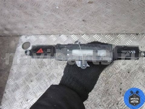Кнопка аварийной сигнализации Kia Sportage, 2006 г., OEM 9451002000, арт. B00068786