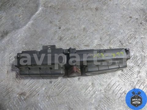 Кнопка аварийной сигнализации Mercedes CLK W209, 2003 г., OEM 2038214758, арт. B00090408, фото 2