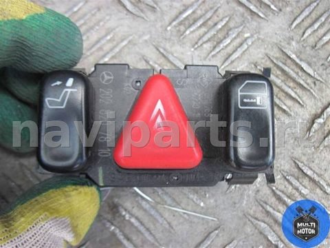 Кнопка аварийной сигнализации Mercedes C W202, 1996 г., арт. B00090931
