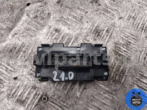Кнопка аварийной сигнализации Mercedes E W210, 2001 г., арт. B00105408, фото 3