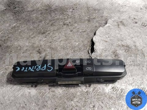 Кнопка аварийной сигнализации Mercedes Sprinter, 2015 г., OEM A9068701010, арт. B00125706, фото 2