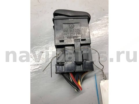 Кнопка аварийной сигнализации Volkswagen Polo, 1997 г., OEM 6N1953235, арт. B67447003, фото 2