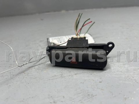 Кнопка аварийной сигнализации Mitsubishi Carisma, 2000 г., OEM MR114083, арт. B86981560