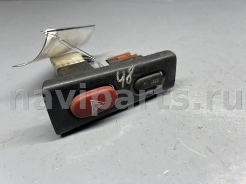 Кнопка аварийной сигнализации Renault Laguna, 1996 г., OEM 822955, арт. B86981969