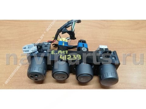 Кнопка обогрева сидений SsangYong Actyon, 2007 г., OEM 8530109642, арт. 00041239