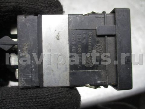 Кнопка обогрева сидений Volkswagen Passat, 1999 г., OEM 3b0963563a, арт. 0149207, фото 3