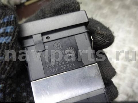 Кнопка обогрева сидений Volkswagen Passat, 2004 г., OEM 3b0963563c, арт. 0190024, фото 3