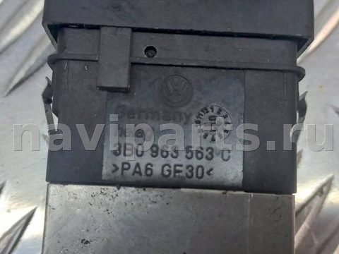 Кнопка обогрева сидений Volkswagen Passat, 2001 г., OEM 3B0963563C, арт. 1081231, фото 4