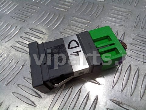 Кнопка обогрева сидений Volkswagen Passat B5, 2002 г., OEM 3B0963564D, арт. 109734939, фото 3