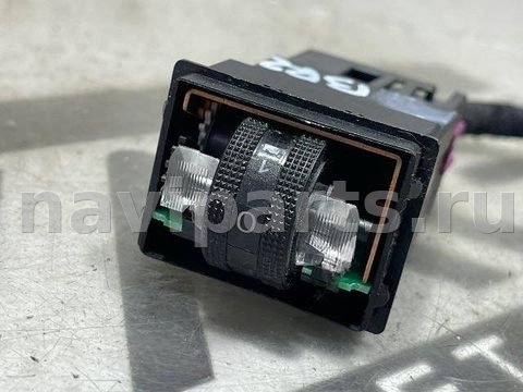 Кнопка обогрева сидений Audi Q7 4L, 2014 г., OEM 8E0963563, арт. 127981324, фото 3