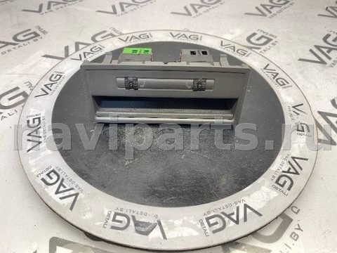 Кнопка обогрева сидений Audi Q7 4L, 2011 г., OEM 8E0963563, арт. 147010275